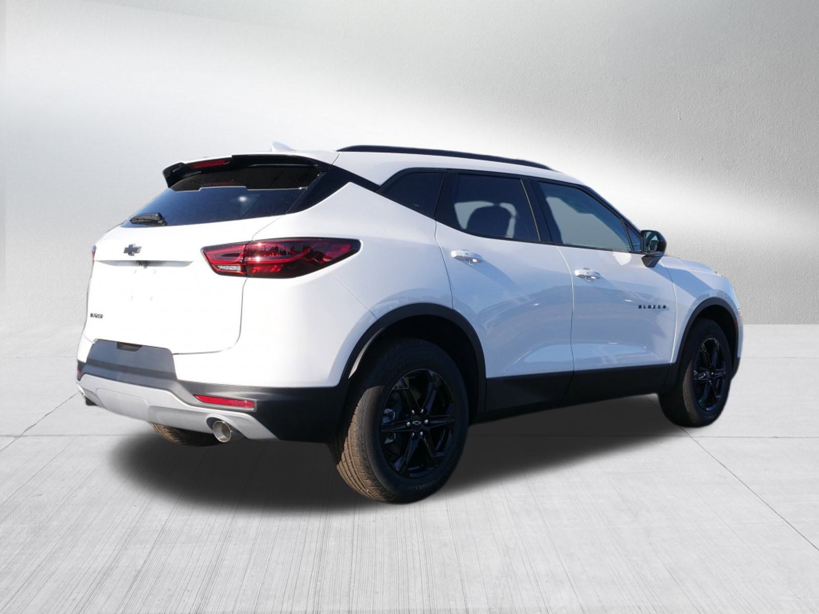 New 2025 Chevrolet Blazer LT image 3