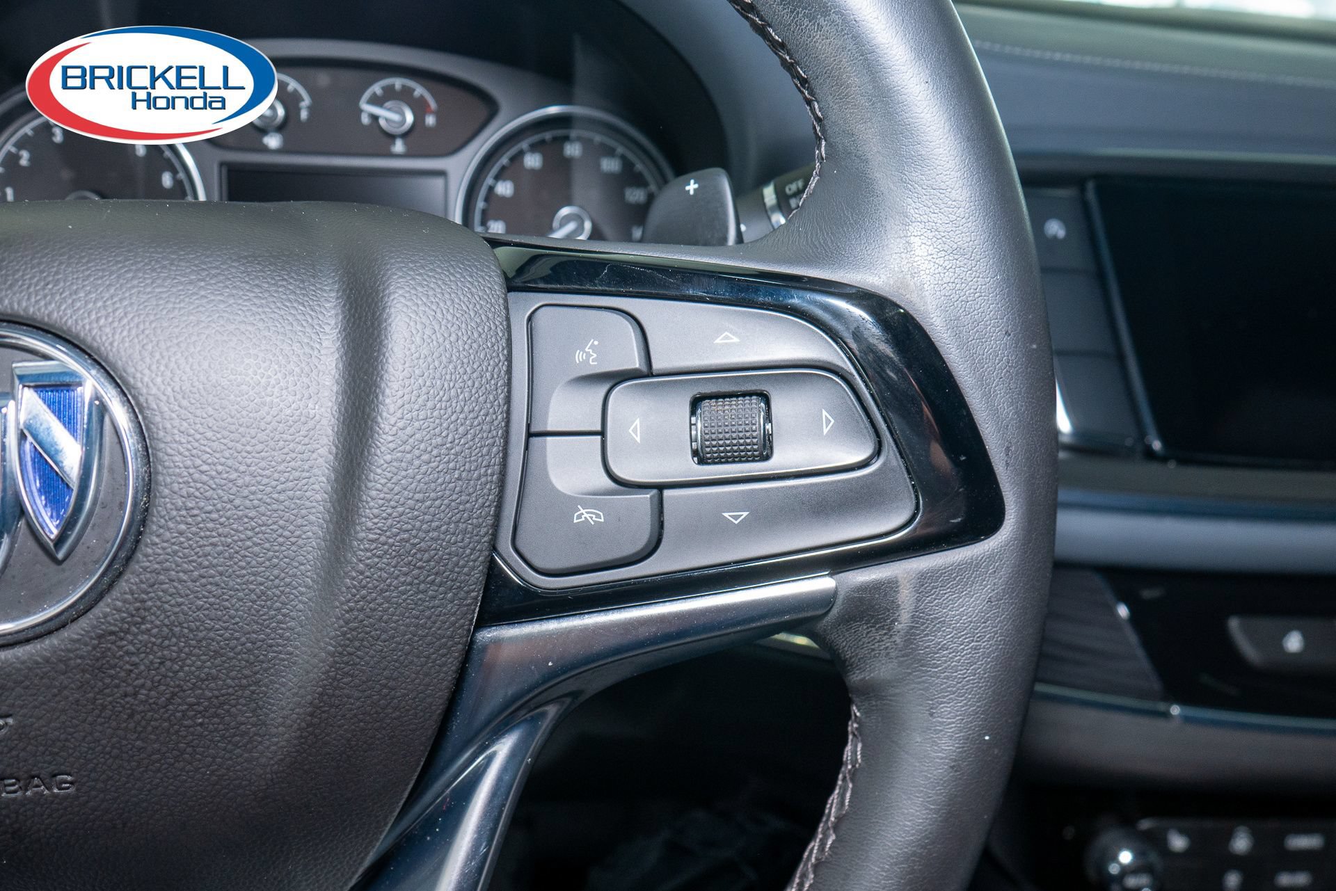 Used 2024 Buick Enclave Essence w/ Technology Package FWD image 28