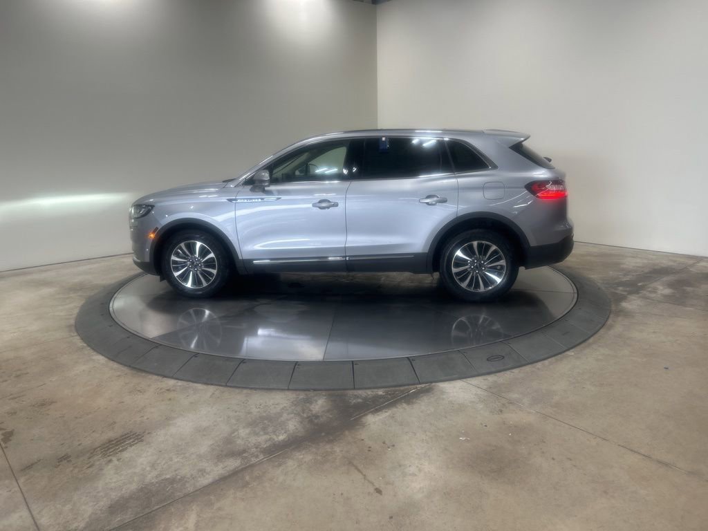 Certified 2022 Lincoln Nautilus Reserve image 9