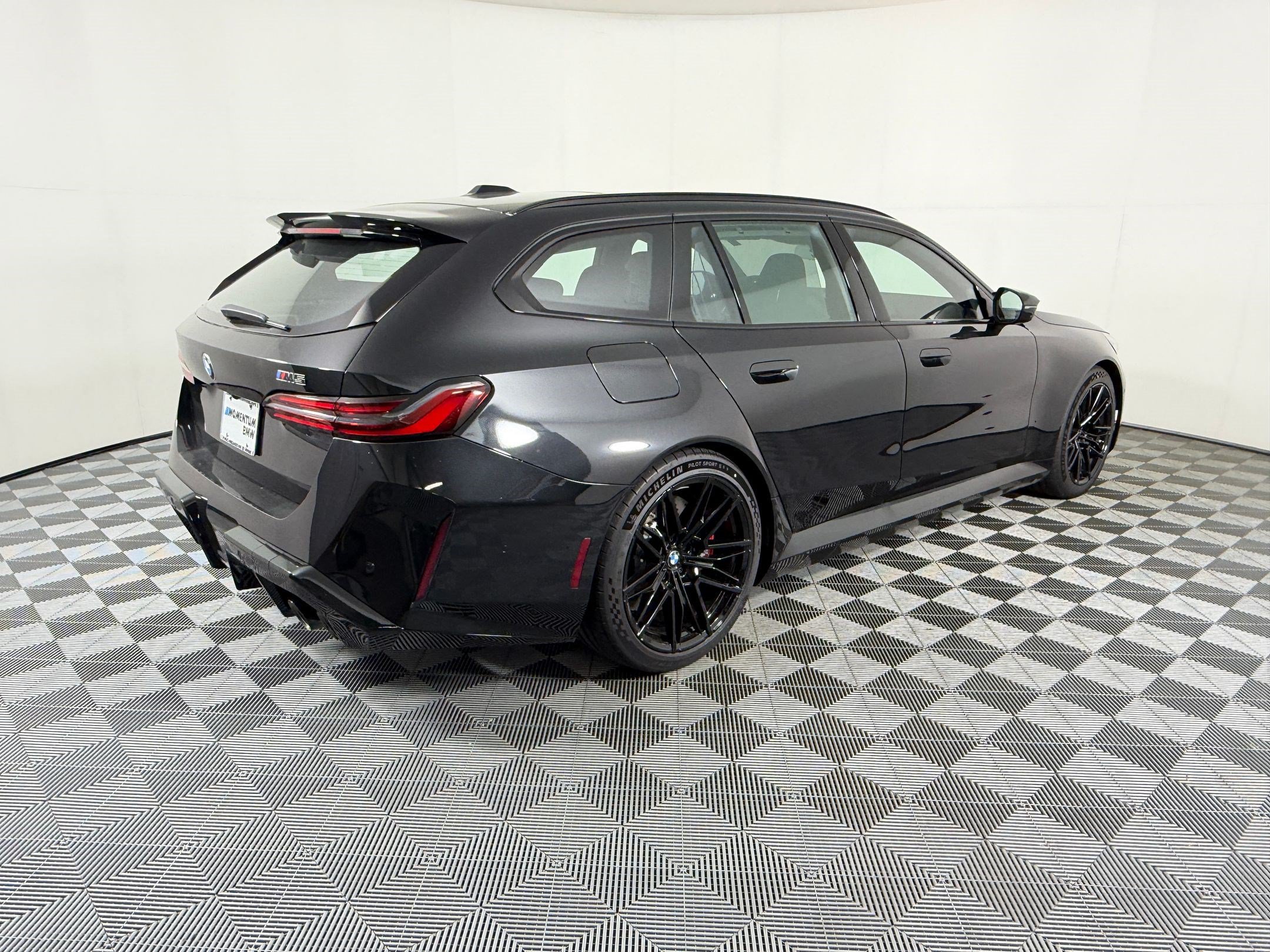 New 2027 BMW M5 Touring AWD/4WD image 9