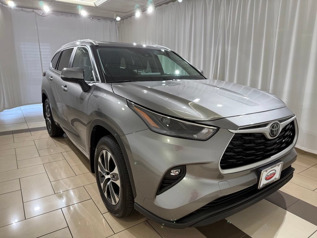 Certified 2025 Toyota Highlander XLE AWD/4WD image 7