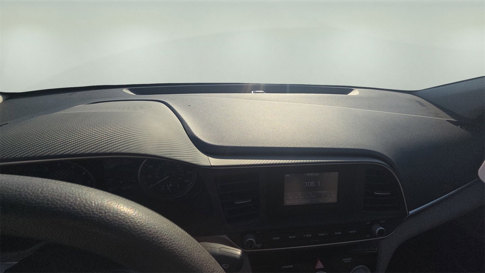 Used 2019 Hyundai Elantra SE image 9