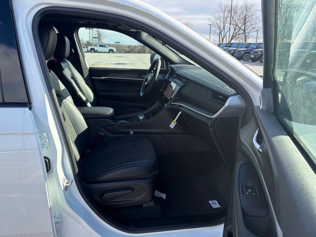 New 2026 Jeep Grand Cherokee Altitude AWD/4WD image 26