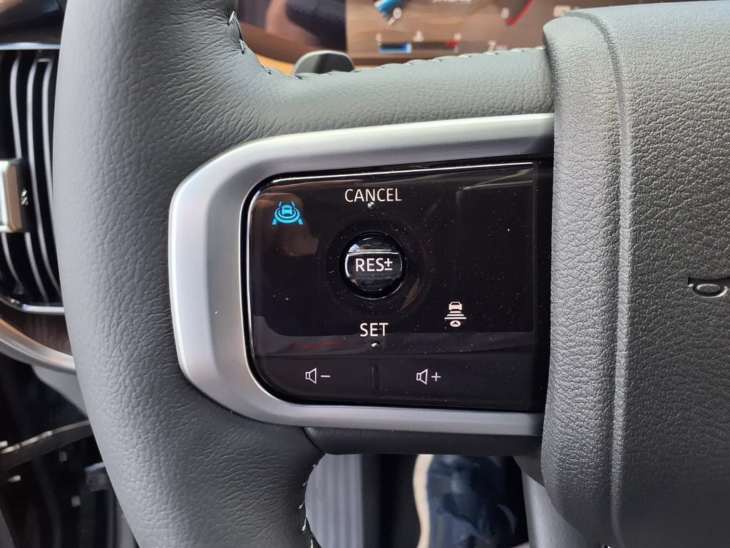 New 2026 Nissan Armada SL w/ Captain's Chari Seat Package AWD/4WD image 12