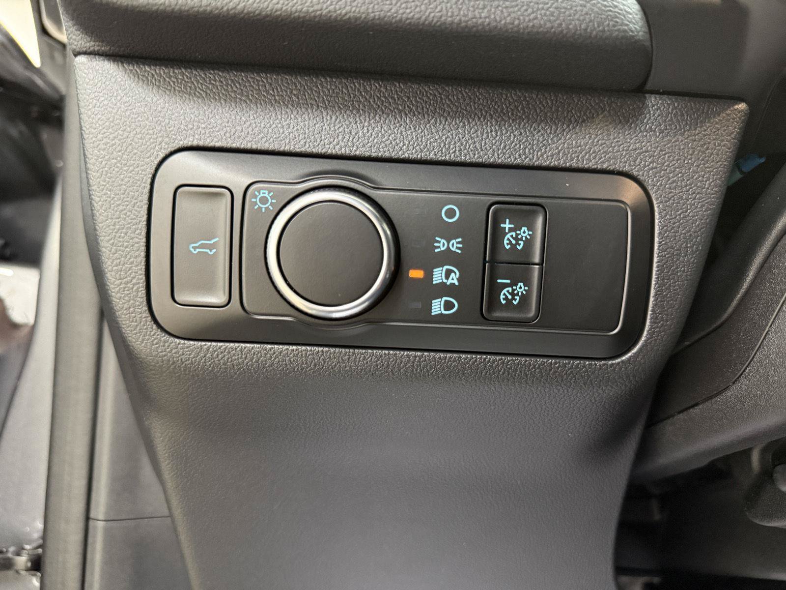 Used 2024 Ford Escape ST-Line w/ Tech Pack #1 AWD/4WD image 11