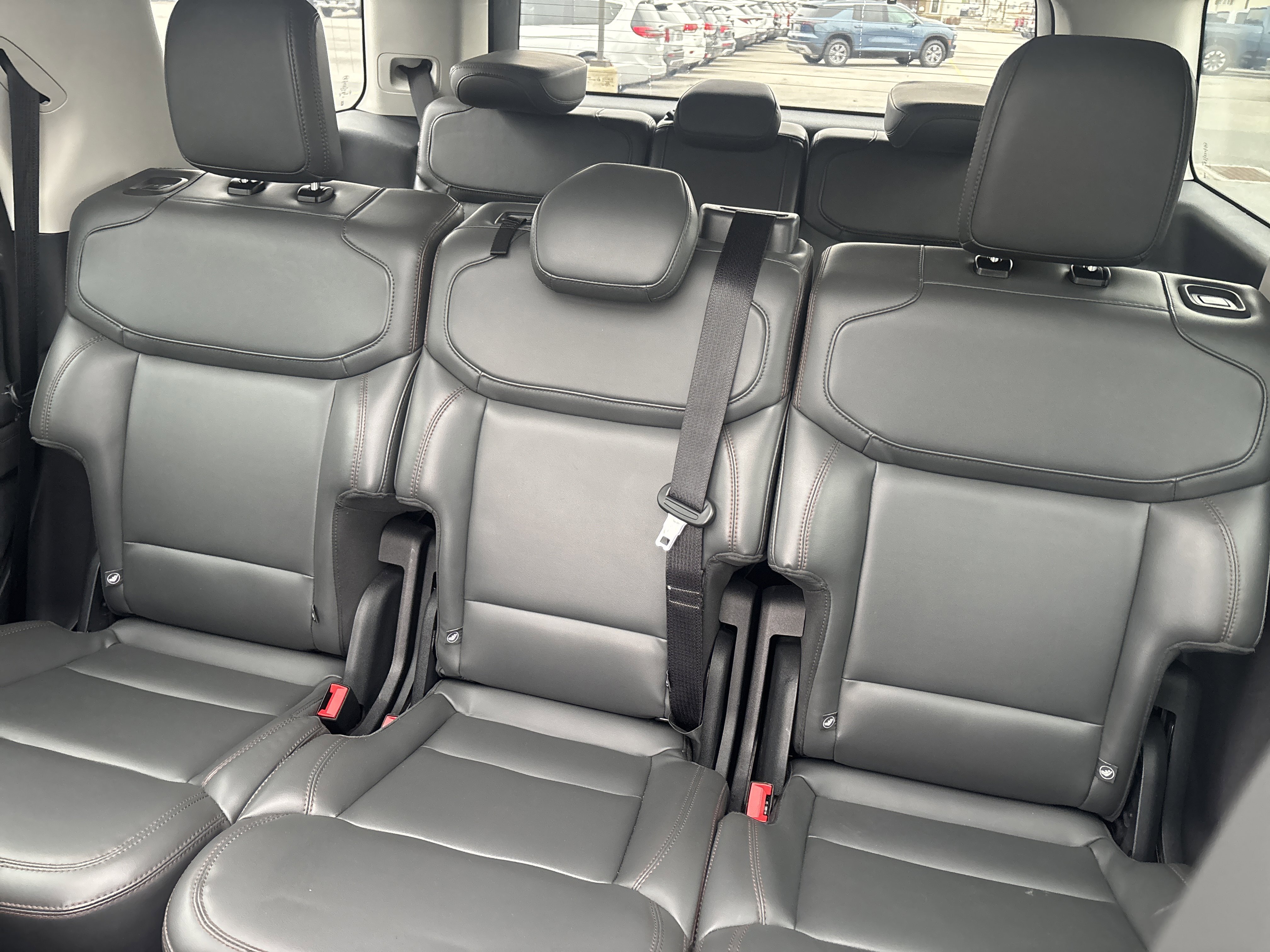 Used 2025 Ford Expedition Active image 13