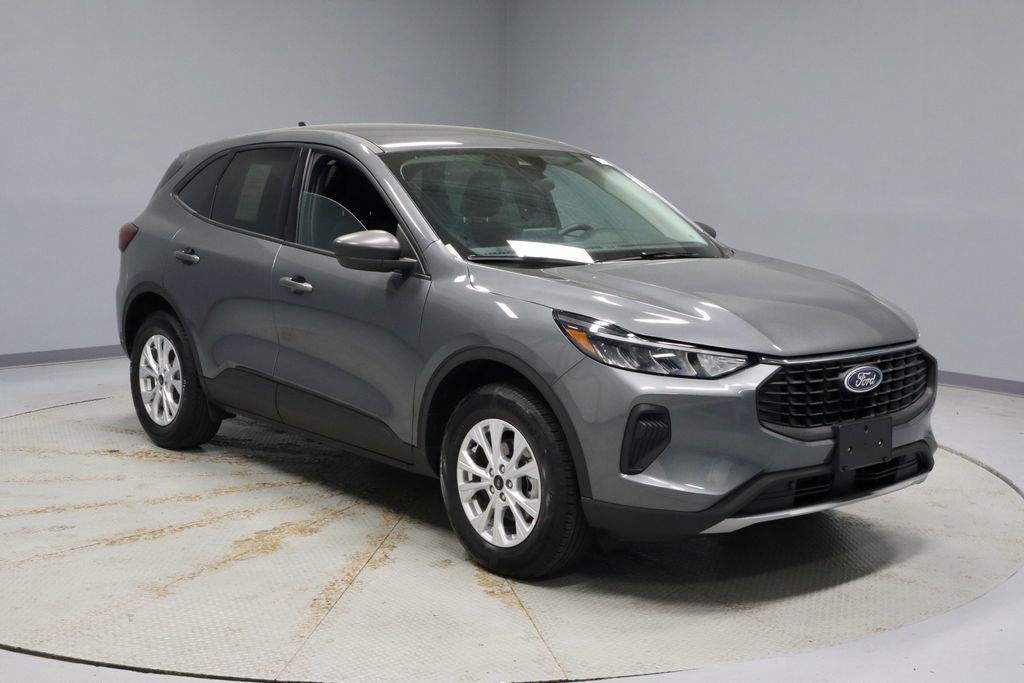 Certified 2025 Ford Escape Active AWD/4WD image 1