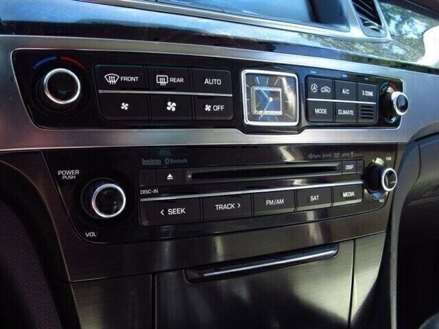 Used 2014 Hyundai Equus Signature RWD image 15