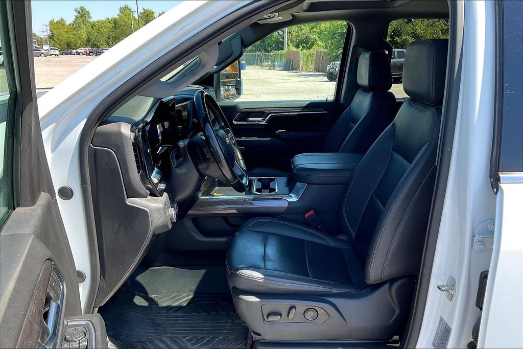Used 2024 Chevrolet Silverado 2500 LTZ w/ LTZ Premium Package AWD/4WD image 23