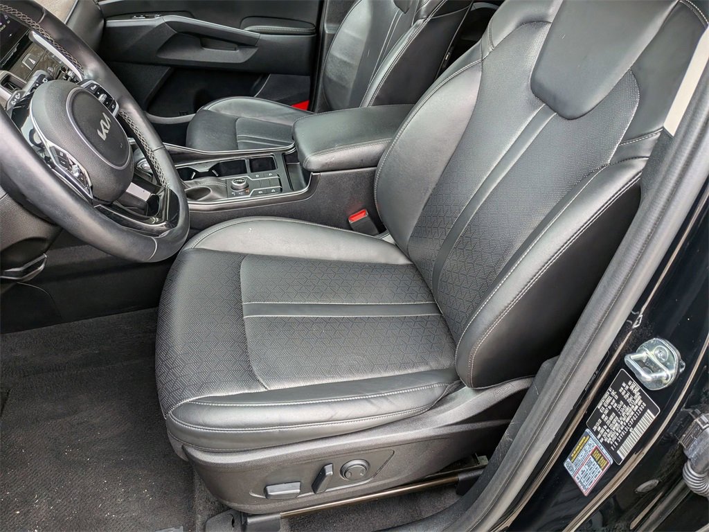 Certified 2023 Kia Sorento S w/ Panoramic Sunroof Package image 21