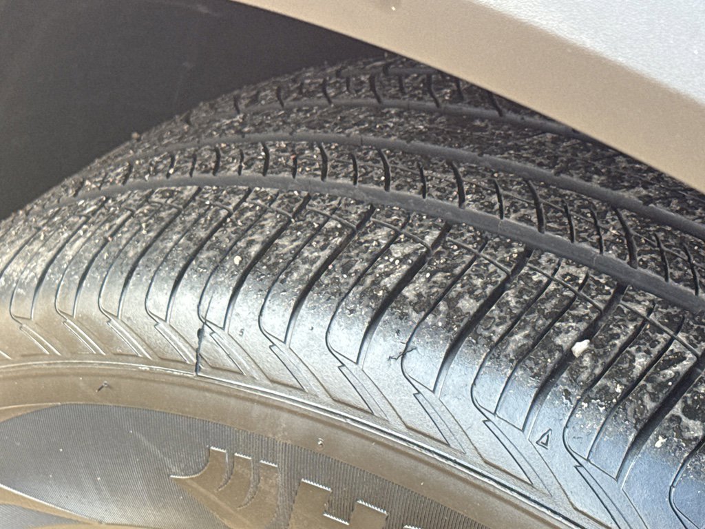 Used 2025 Nissan Rogue SV image 9