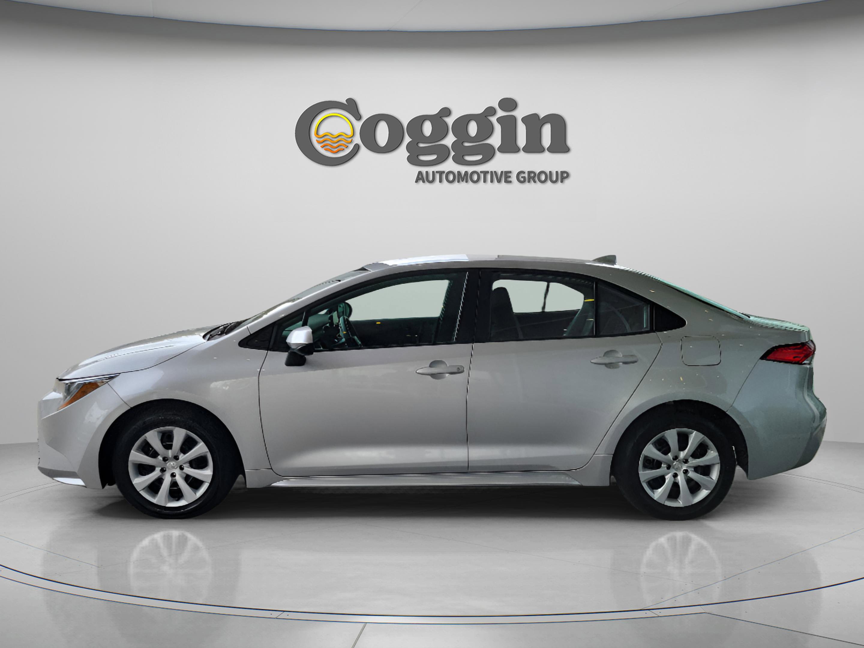 Used 2024 Toyota Corolla LE image 3