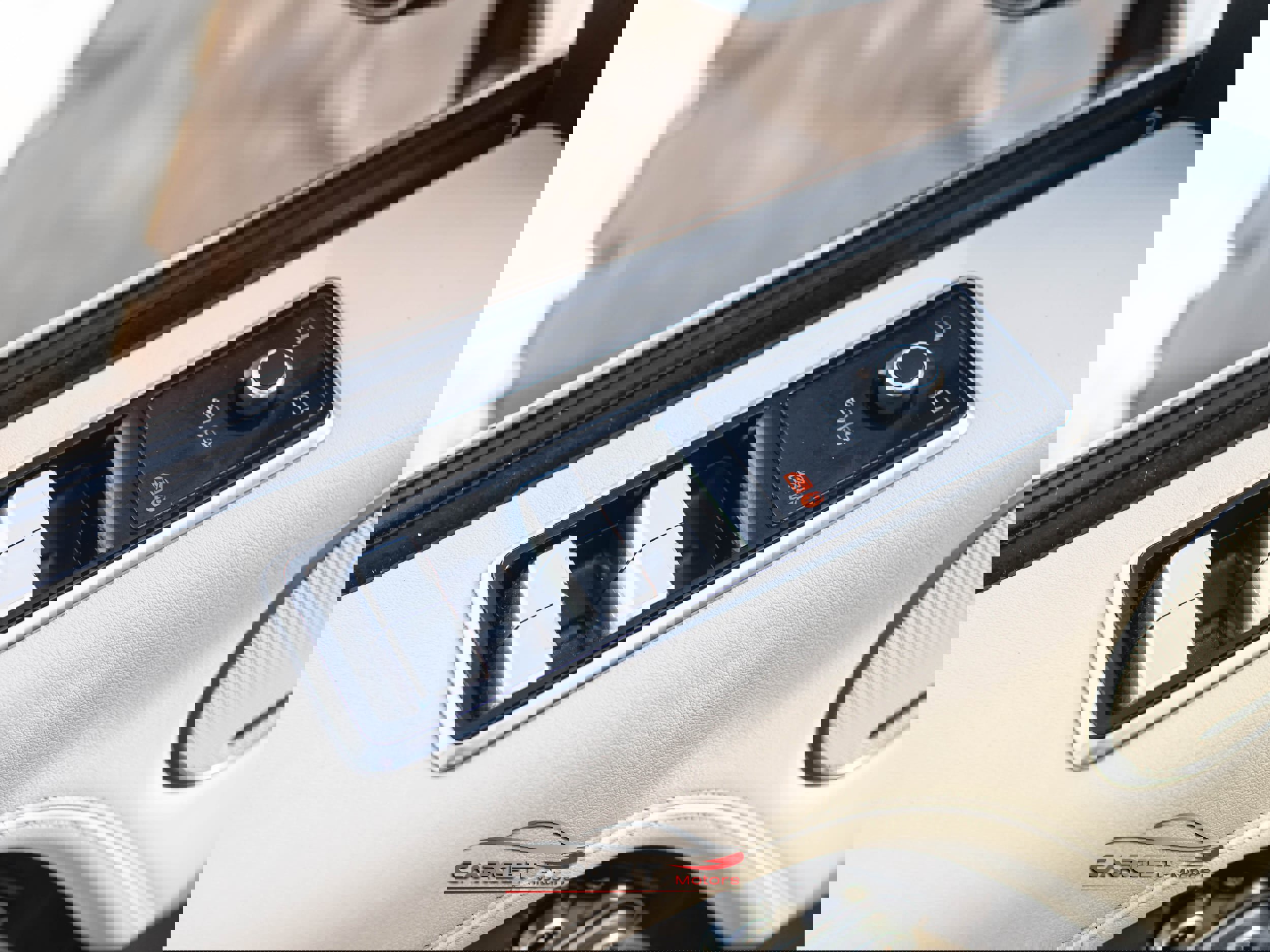 Used 2020 Land Rover Range Rover HSE image 41