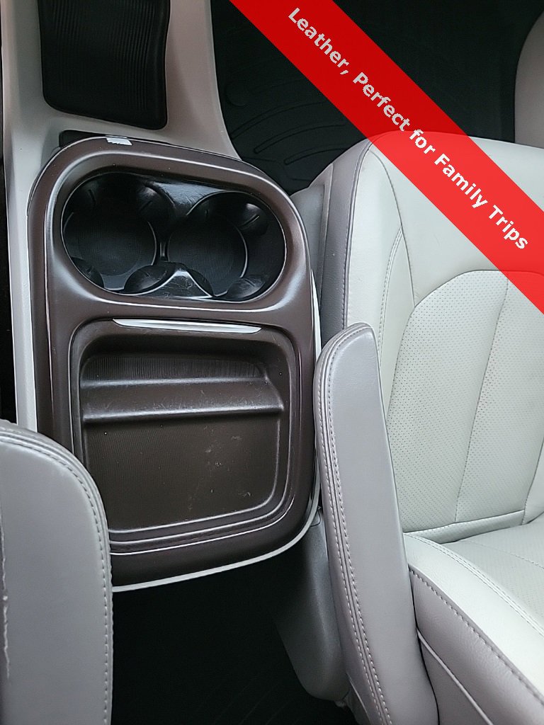 Used 2019 Chrysler Pacifica Touring-L image 31