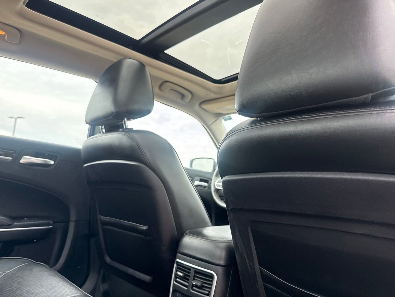 Used 2020 Chrysler 300 Limited RWD image 30