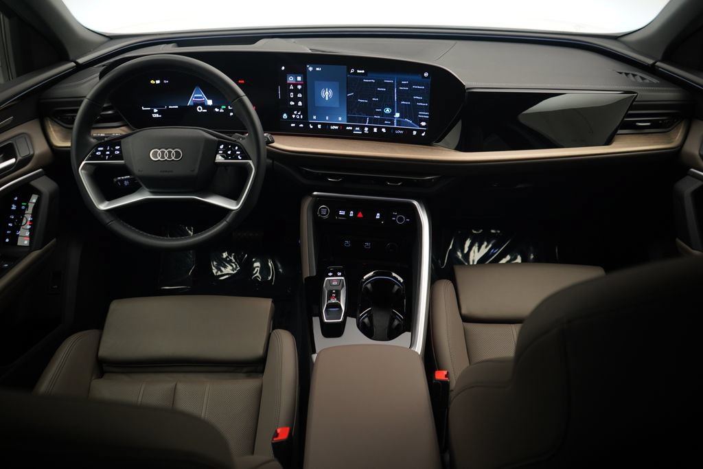 Used 2025 Audi Q5 Premium Plus w/ Premium Plus AWD/4WD image 8