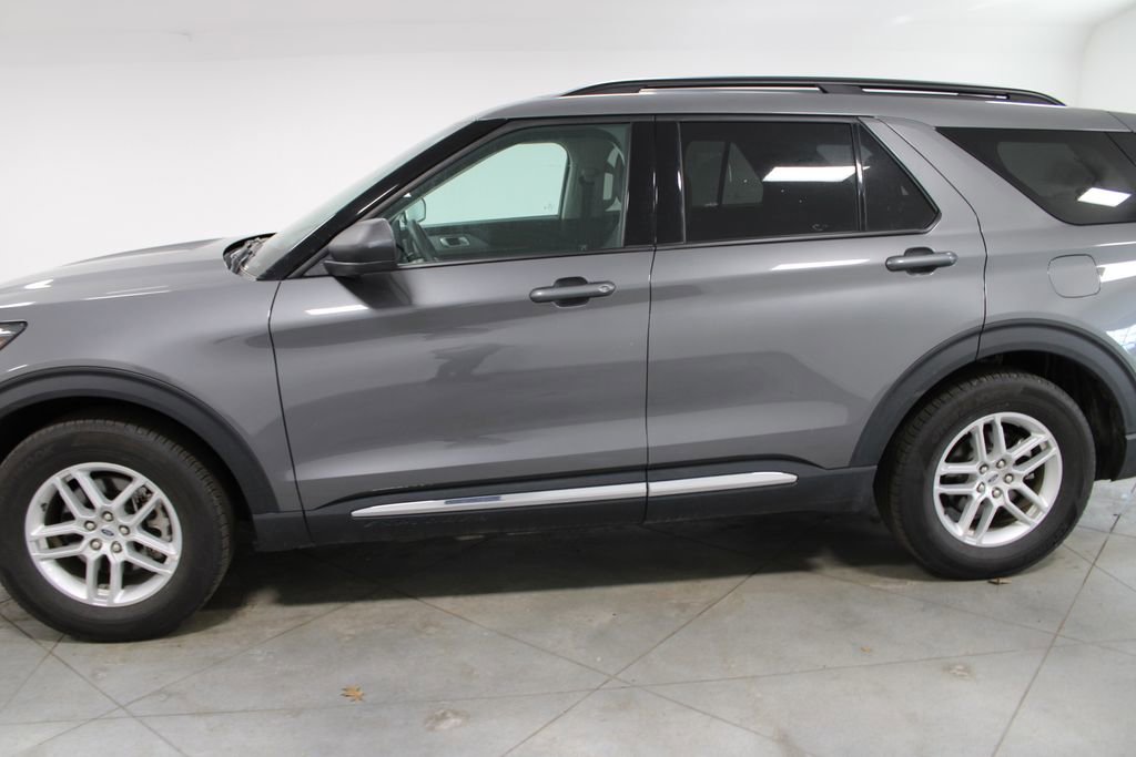 Used 2025 Ford Explorer Active image 6