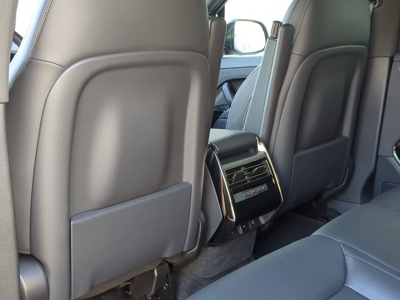 Used 2025 Land Rover Range Rover Sport SE AWD/4WD image 17
