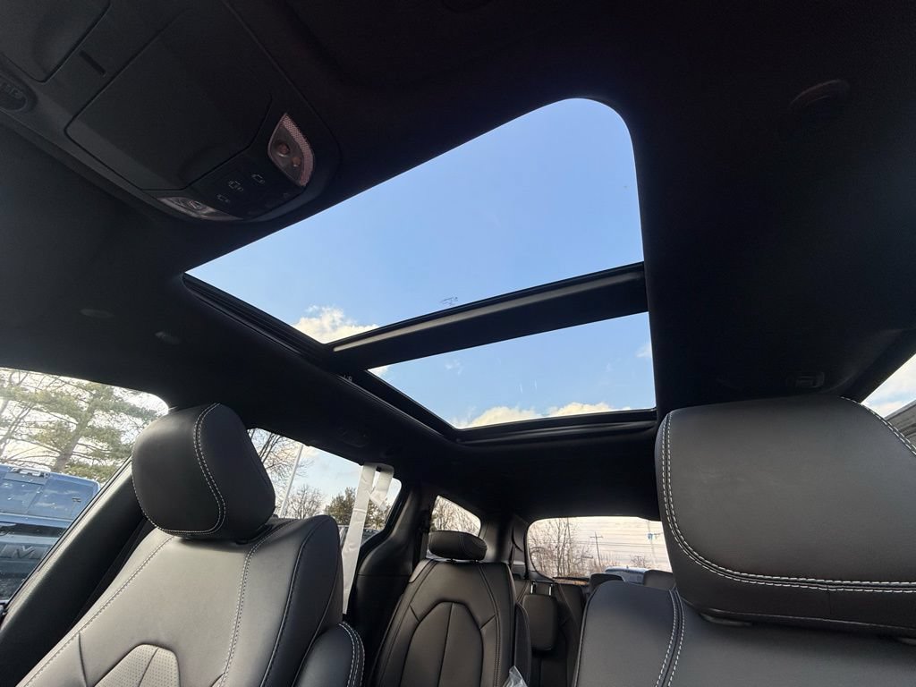 New 2026 Chrysler Pacifica Select FWD image 56