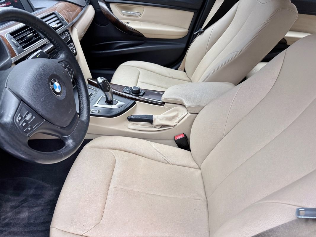 Used 2018 BMW 320i xDrive Sedan w/ Convenience Package image 10