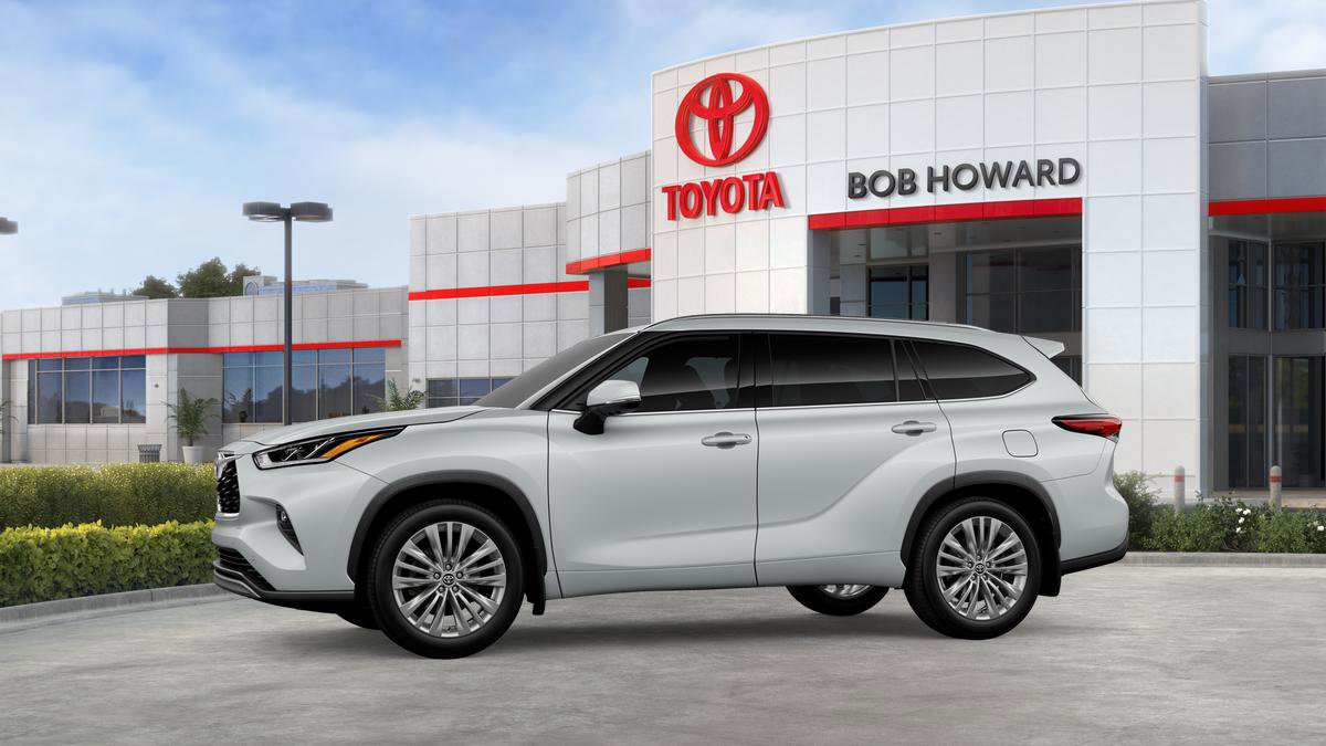 New 2026 Toyota Highlander Platinum image 3