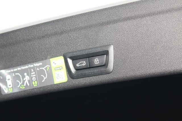 New 2026 BMW X6 xDrive40i w/ Climate Comfort Package image 8