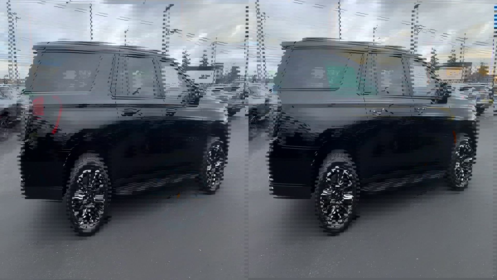 New 2026 Chevrolet Suburban RST w/ Comfort Package image 32