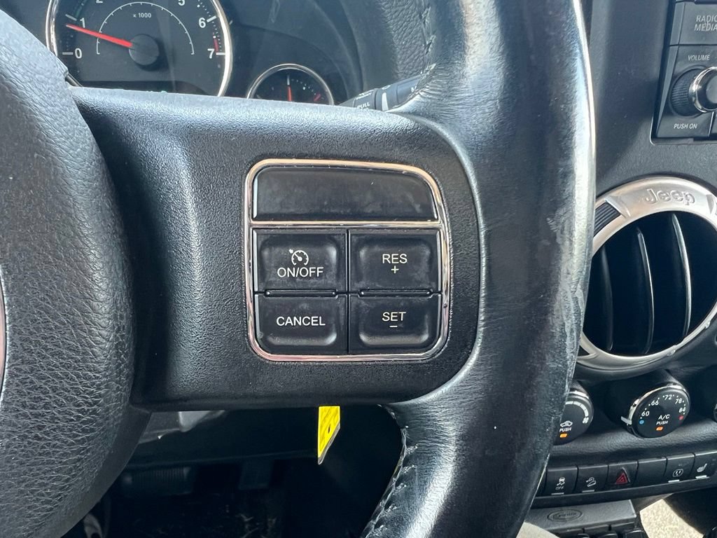Used 2015 Jeep Wrangler Unlimited Sahara w/ Dual Top Group AWD/4WD image 21