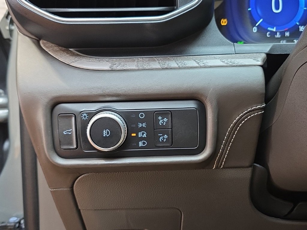 Used 2020 Ford Explorer Platinum w/ Premium Technology Package image 29