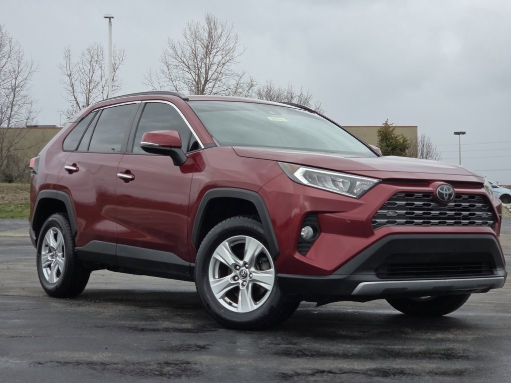 Used 2020 Toyota RAV4 Limited image 2