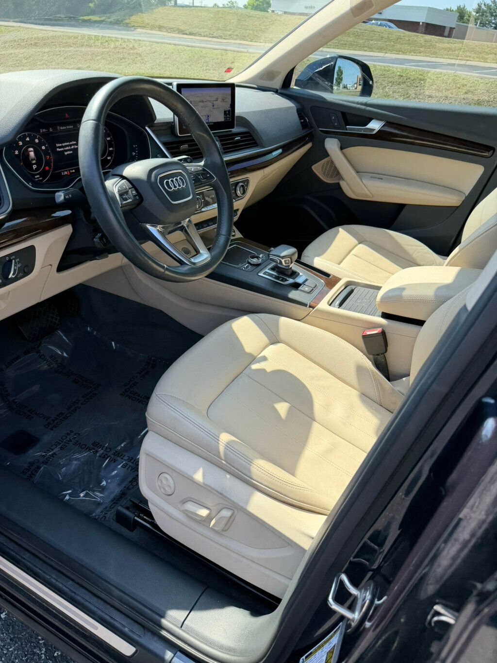 Used 2020 Audi Q5 2.0T Premium Plus w/ Premium Plus Package AWD/4WD image 9