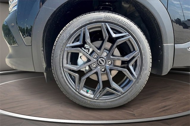 New 2025 Nissan Kicks SR image 12