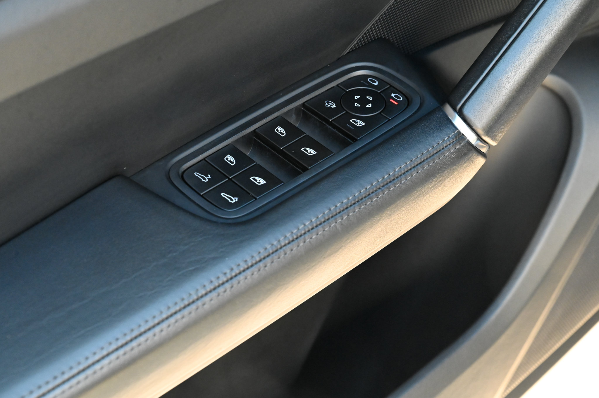 Used 2023 Porsche Cayenne GTS AWD/4WD image 23