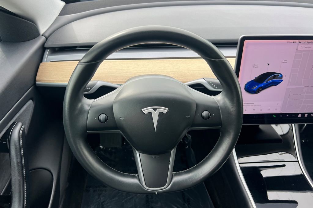 Used 2018 Tesla Model 3 Long Range RWD image 13