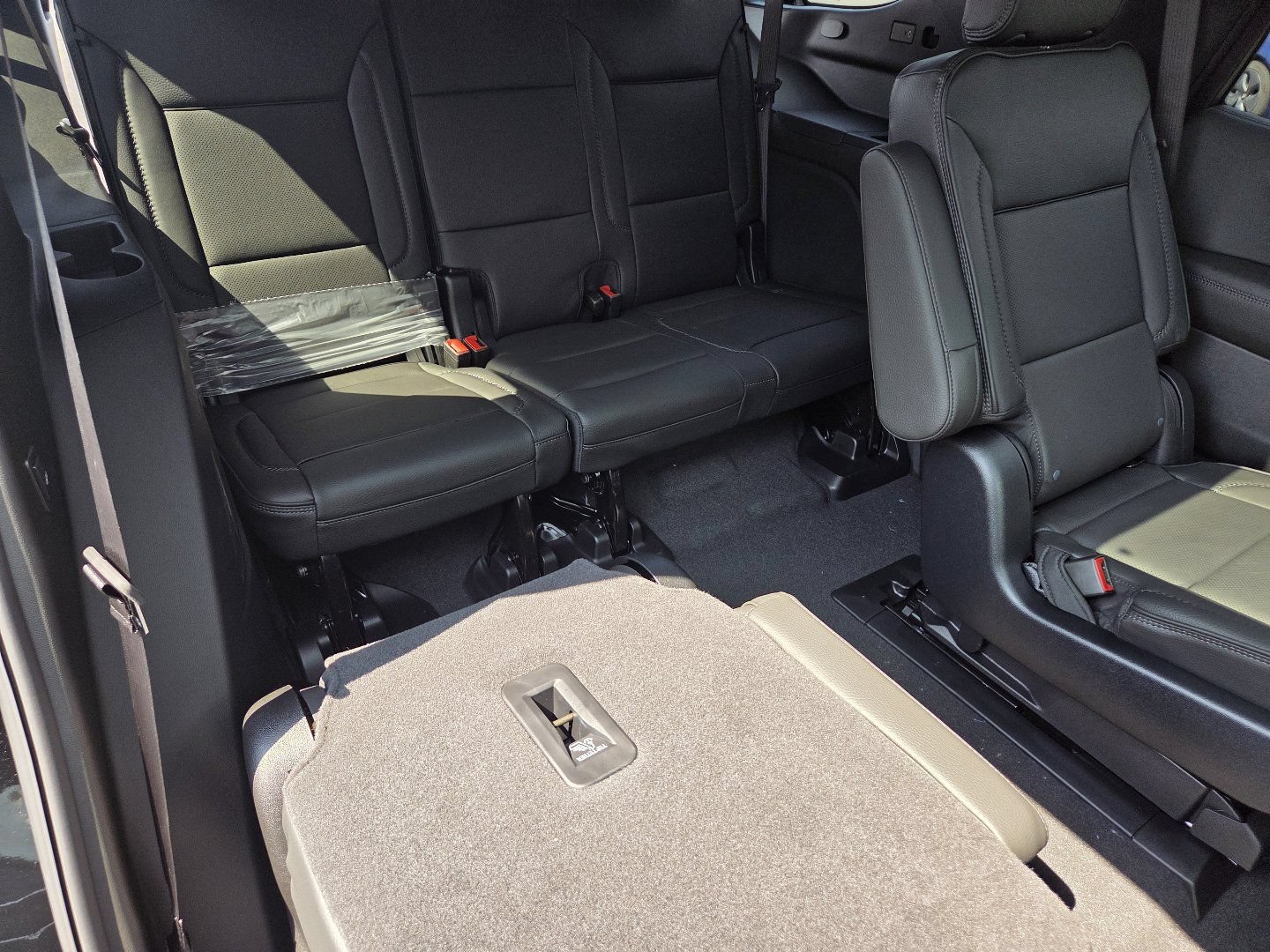 New 2026 GMC Yukon Denali w/ Sun & Power Step Package AWD/4WD image 24