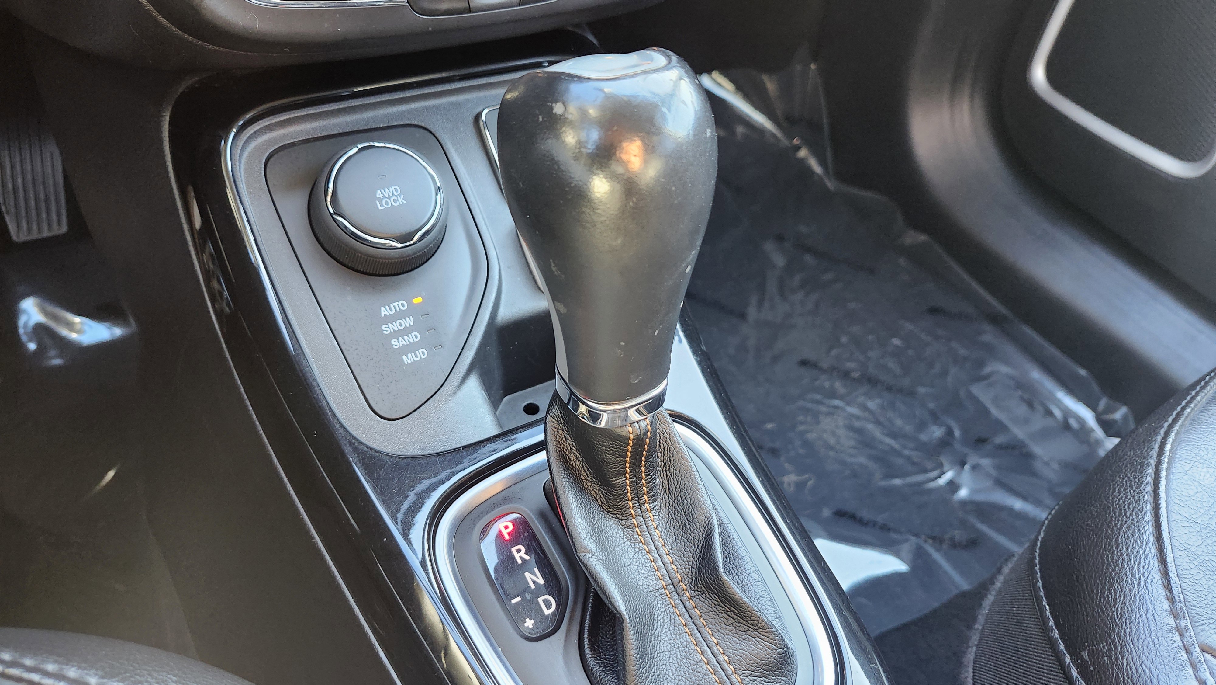 Used 2020 Jeep Compass Limited image 29