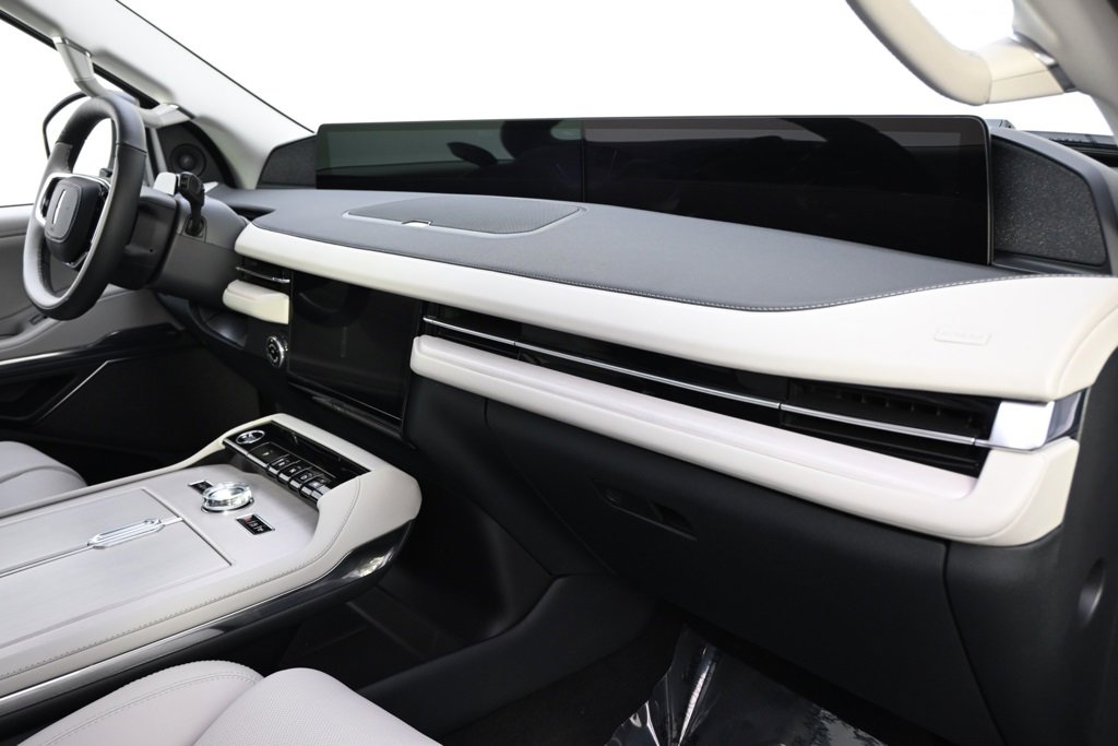 New 2025 Lincoln Navigator Reserve image 15