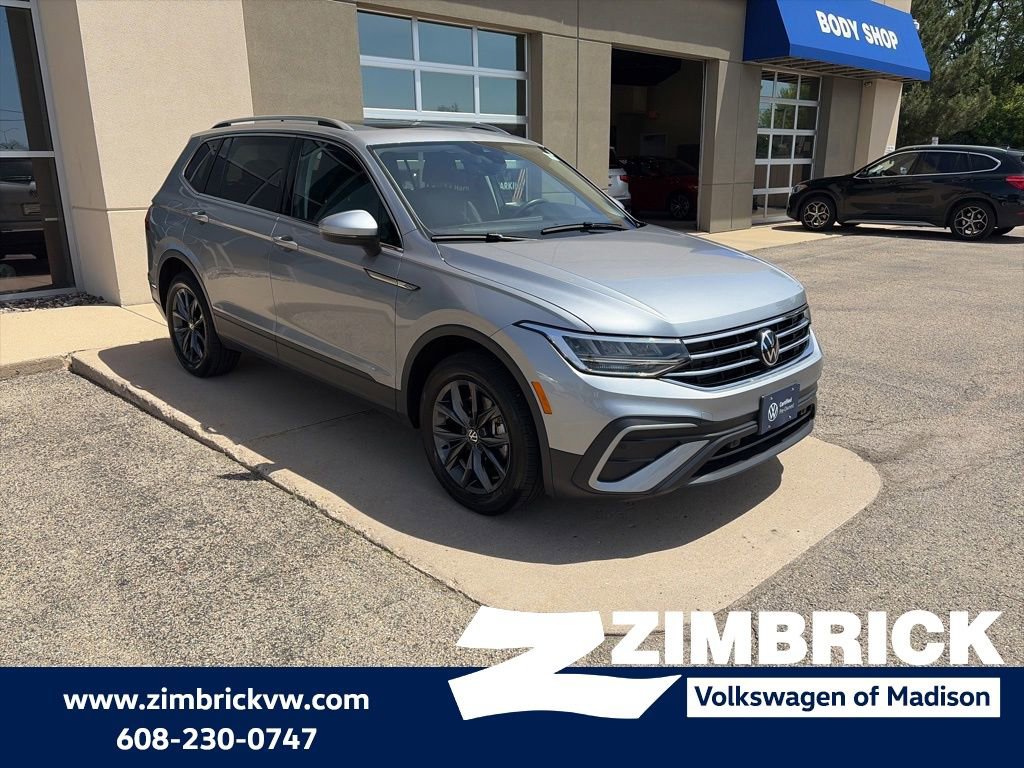Certified 2023 Volkswagen Tiguan SE w/ Panoramic Sunroof Package AWD/4WD image 1