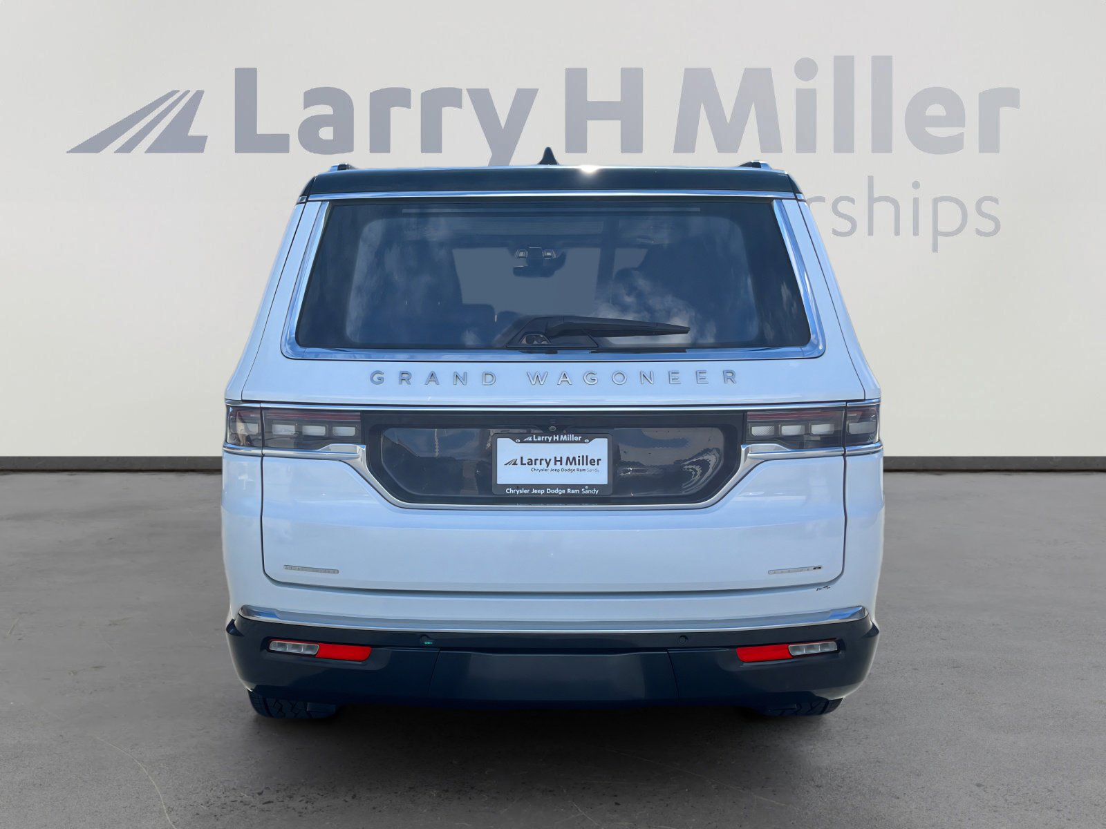 Used 2022 Jeep Grand Wagoneer Series II w/ Premium Group II image 4