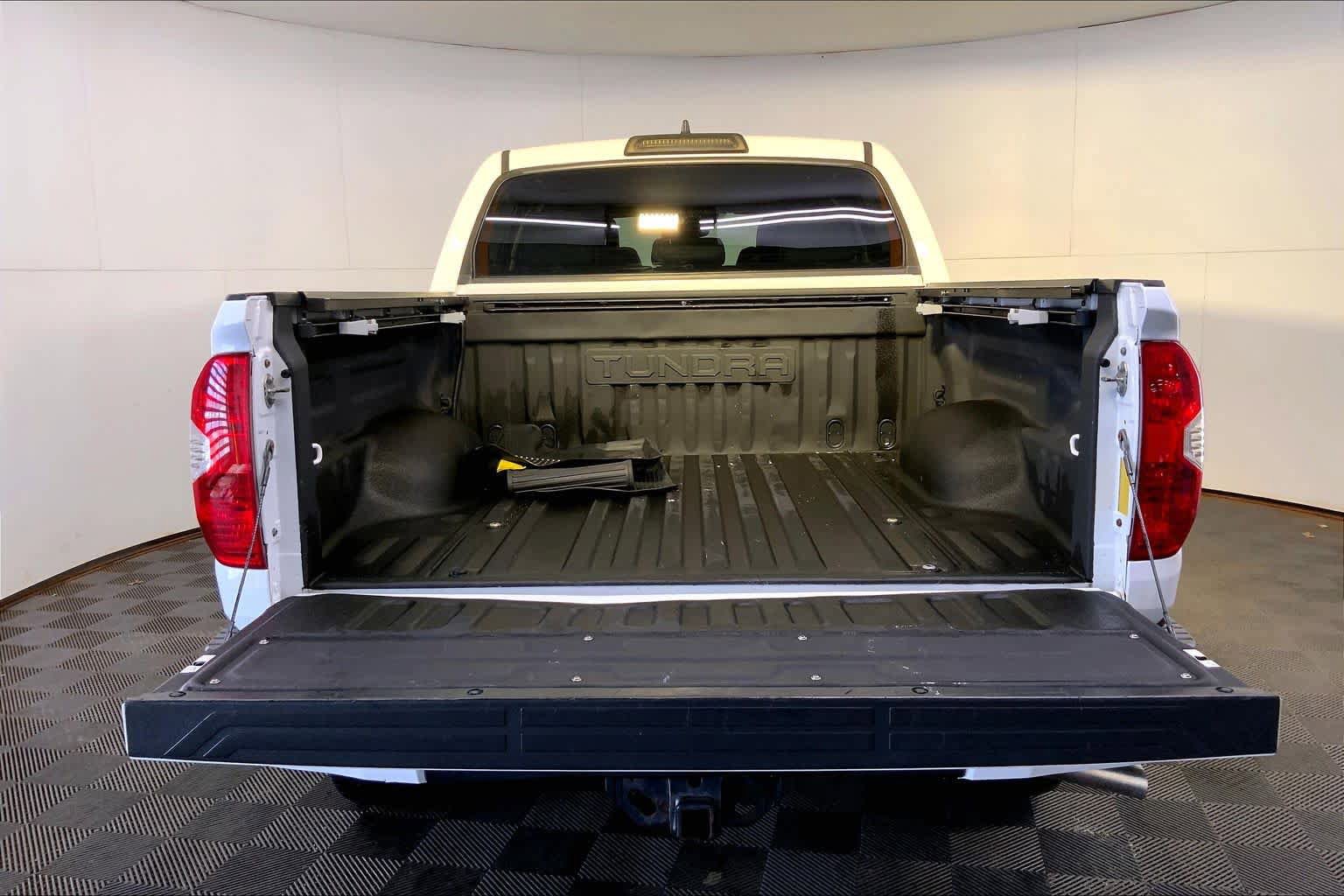 Used 2020 Toyota Tundra Limited w/ Limited Premium Package AWD/4WD image 35