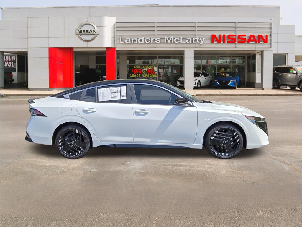 New 2026 Nissan Sentra SR w/ Floor Mat Package FWD image 2
