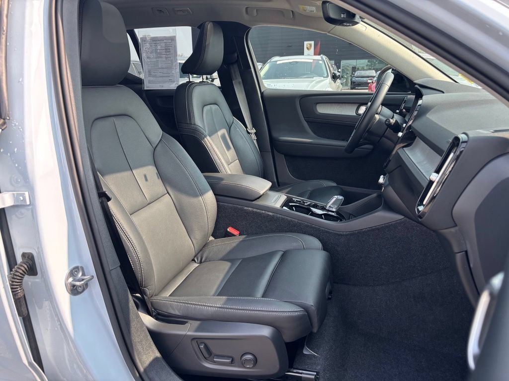 Certified 2026 Volvo XC40 B5 Plus w/ Climate Package AWD/4WD image 20
