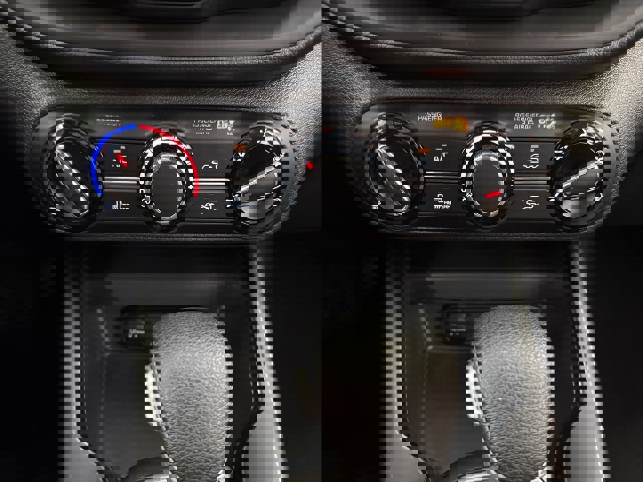 Used 2024 Kia Soul LX w/ Option Group 015 image 26