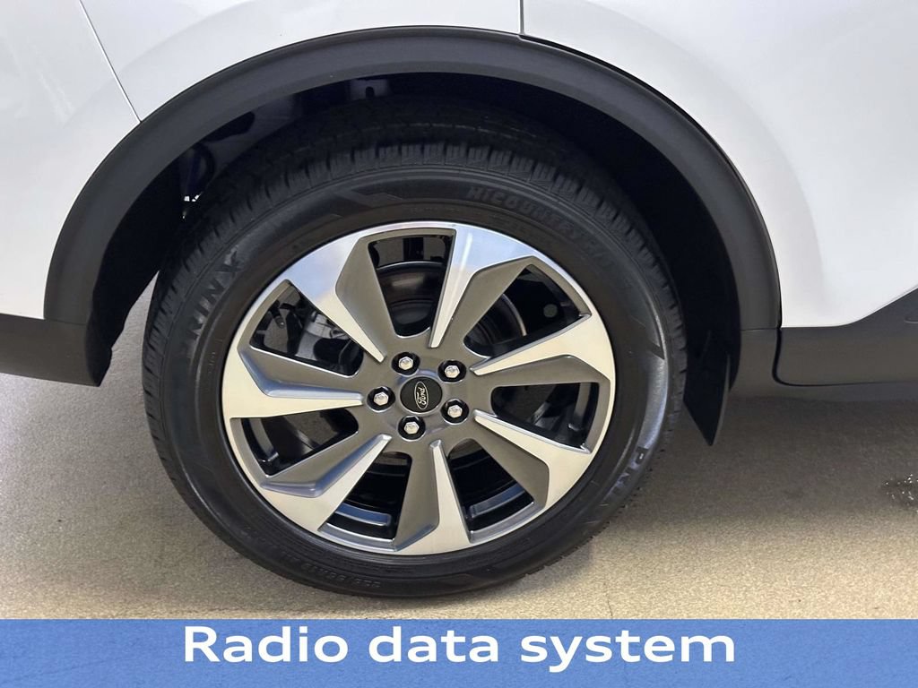 Used 2023 Ford Escape Platinum AWD/4WD image 14