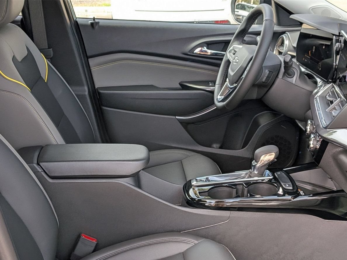 New 2026 Chevrolet Trax ACTIV w/ Sunroof Package FWD image 28