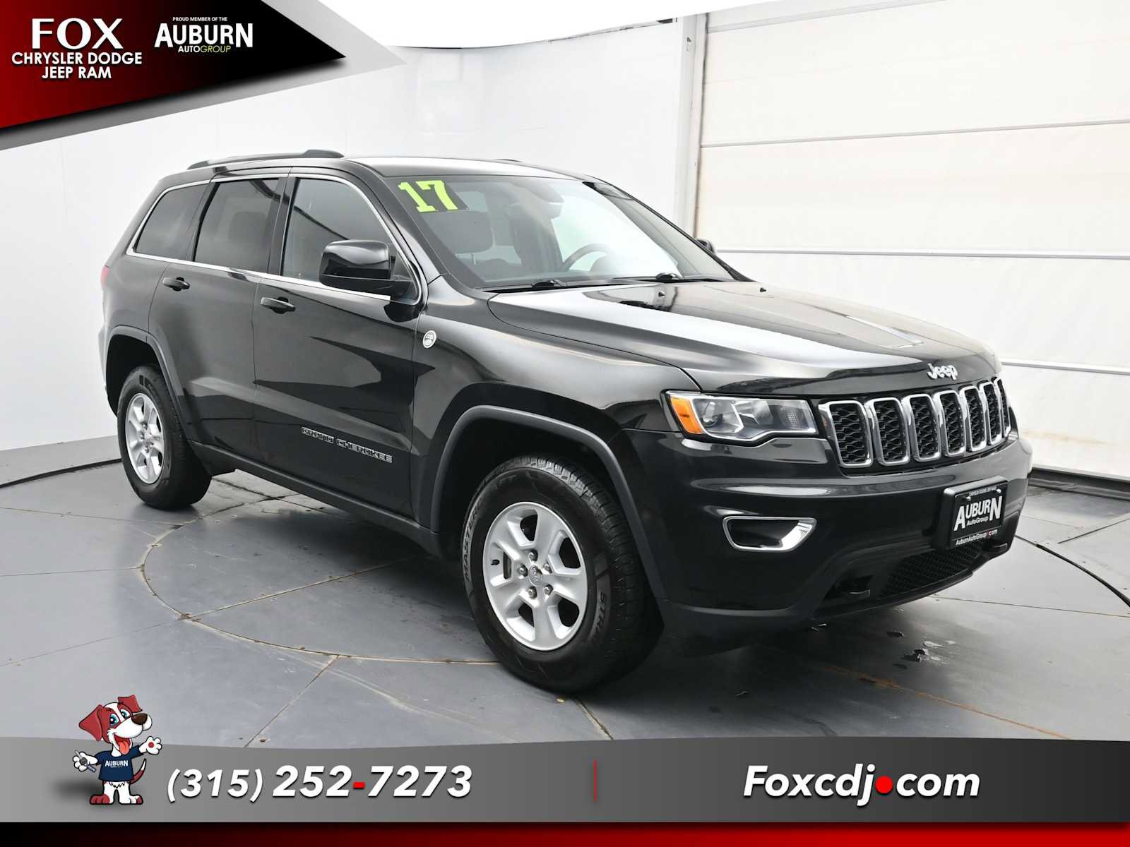 Used 2017 Jeep Grand Cherokee Laredo w/ Quick Order Package 23E AWD/4WD image 2