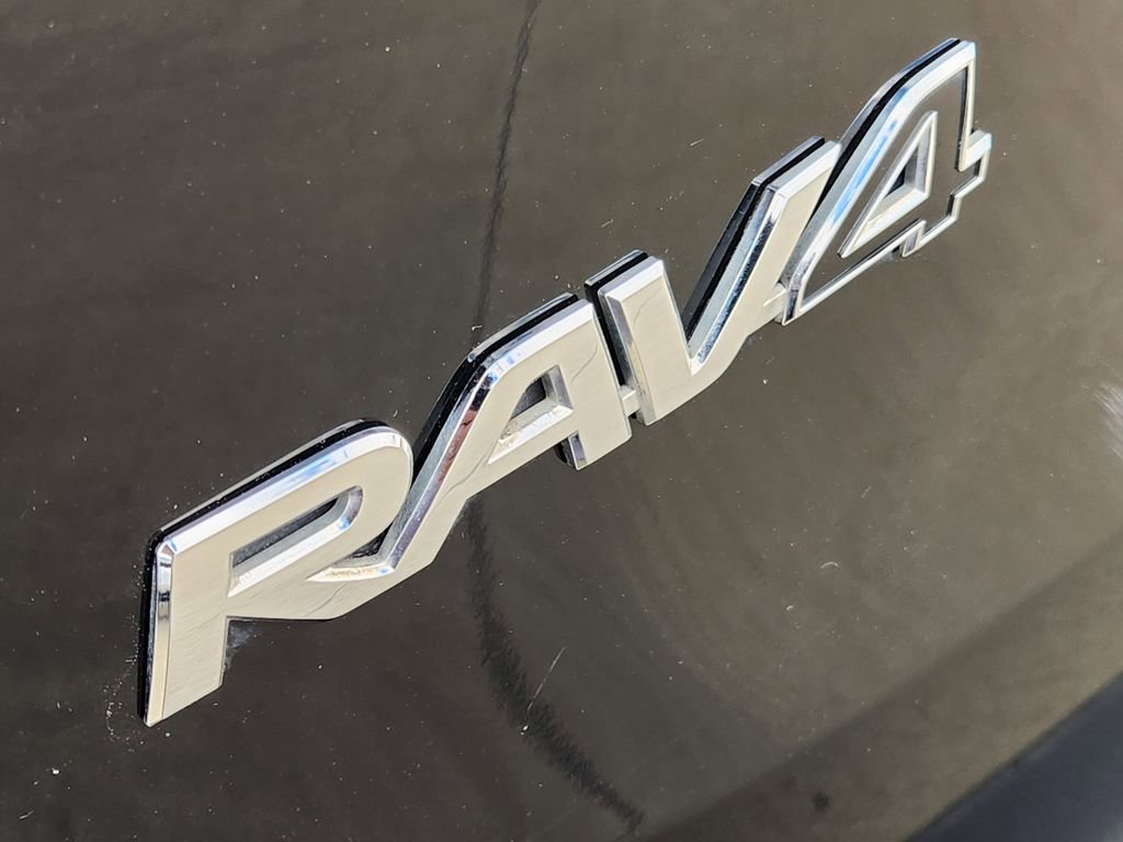 Used 2014 Toyota RAV4 XLE FWD image 12