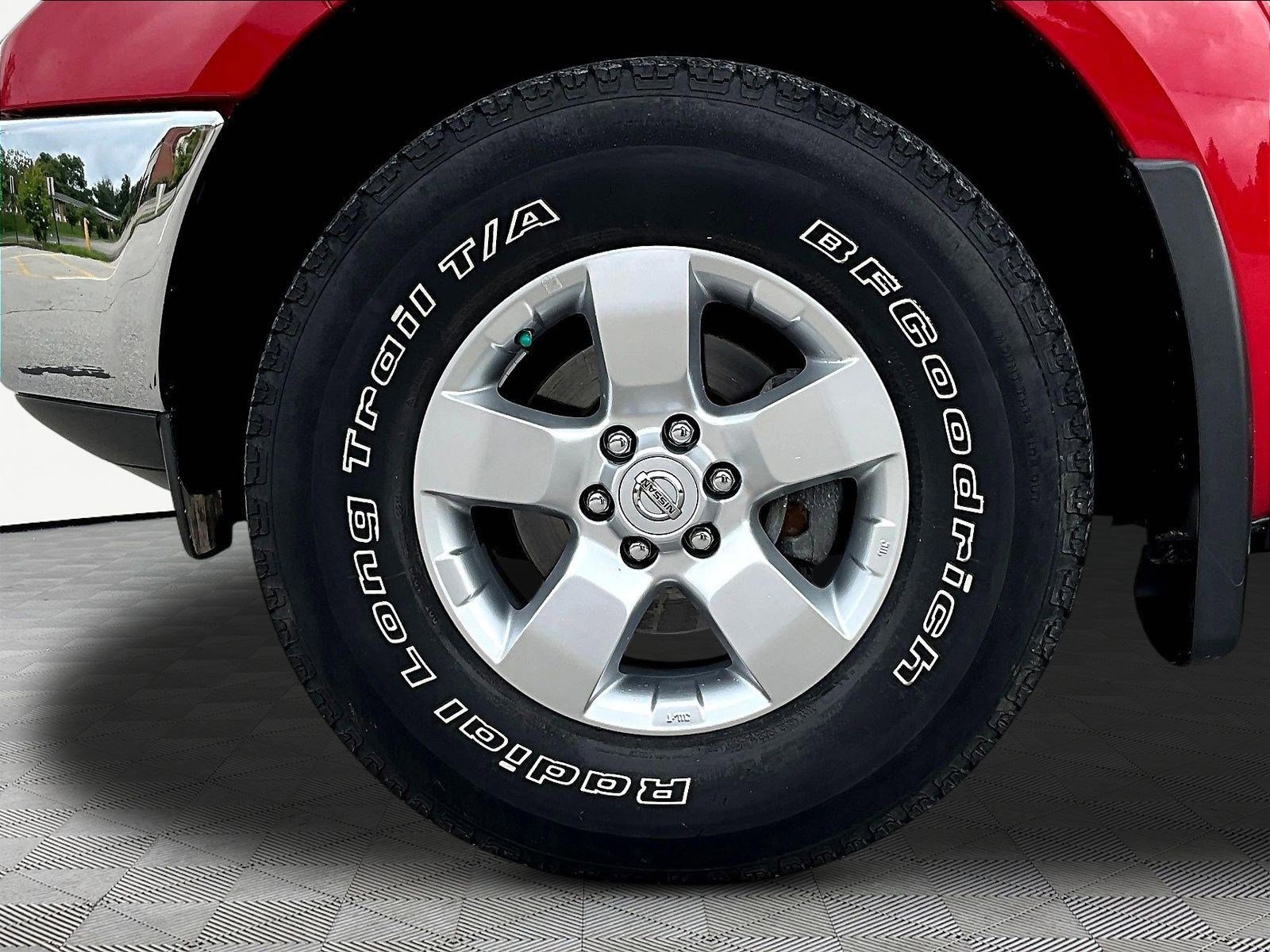 Used 2011 Nissan Frontier SV AWD/4WD image 32