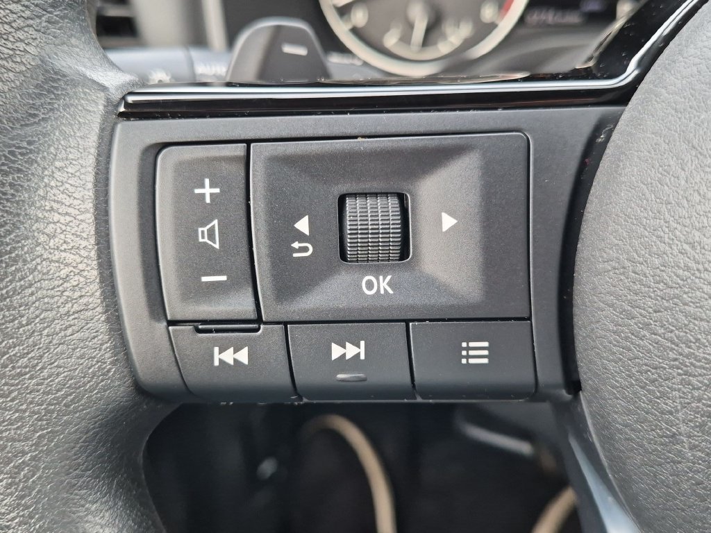 Used 2023 Nissan Rogue SV AWD/4WD image 14