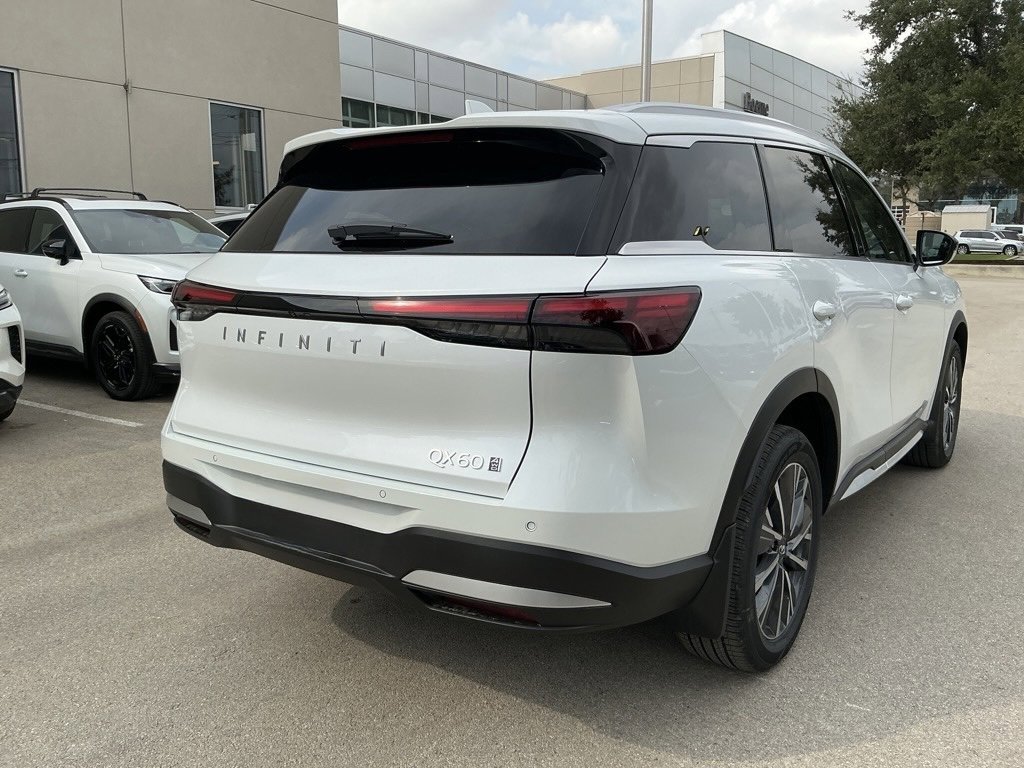 New 2026 INFINITI QX60 Luxe w/ Family Package image 3